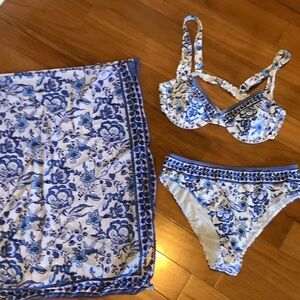 Floral Blue‎ and White Bikini Set